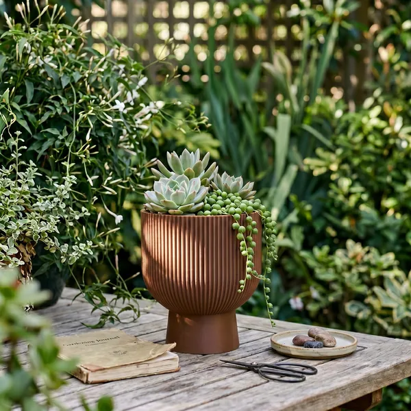 Sereno Ribbed Pedestal Planter, photo 5